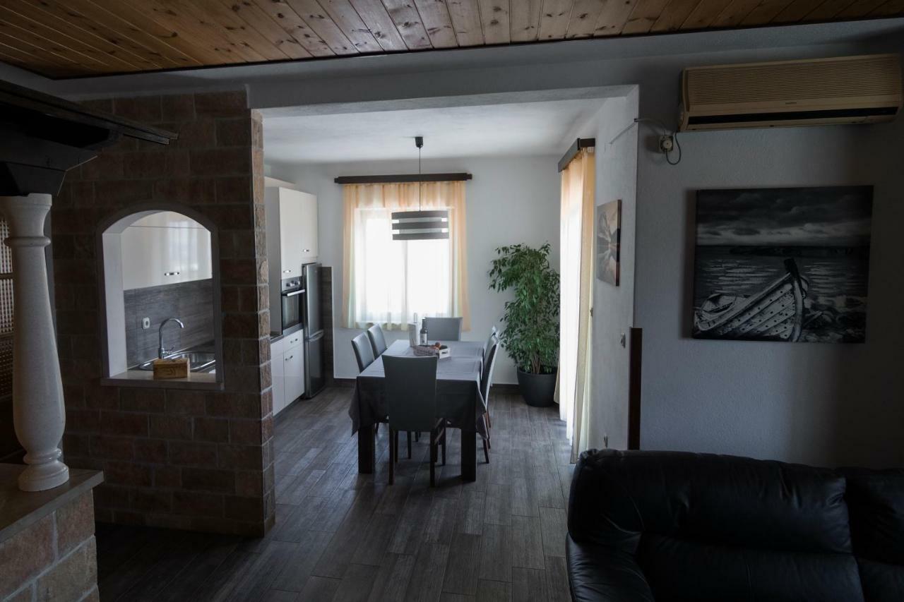 Apartments Ivana Postira Eksteriør billede